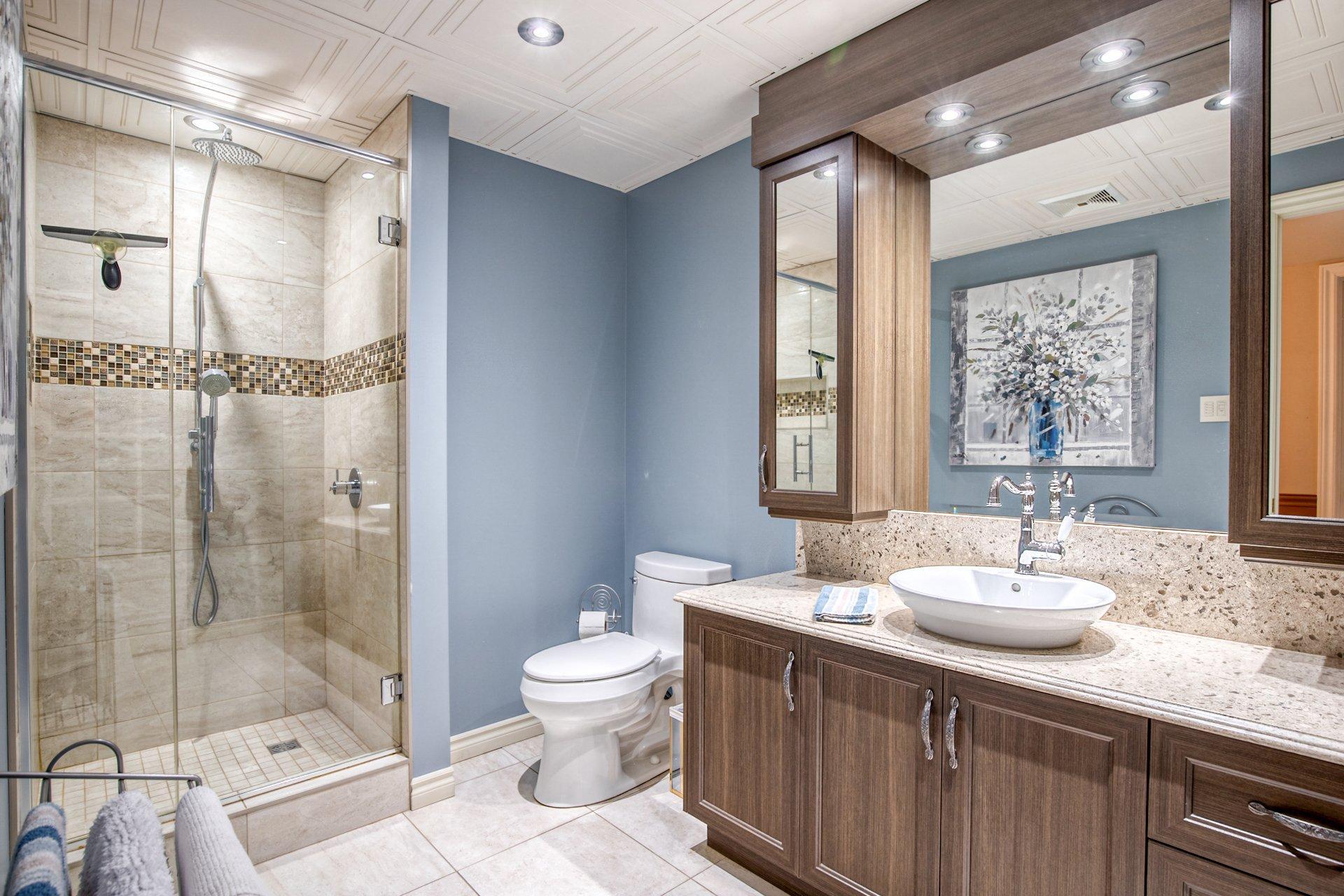 









715


Rue des Séminaristes

,
Saint-Hyacinthe,




QC
J2S9B7

