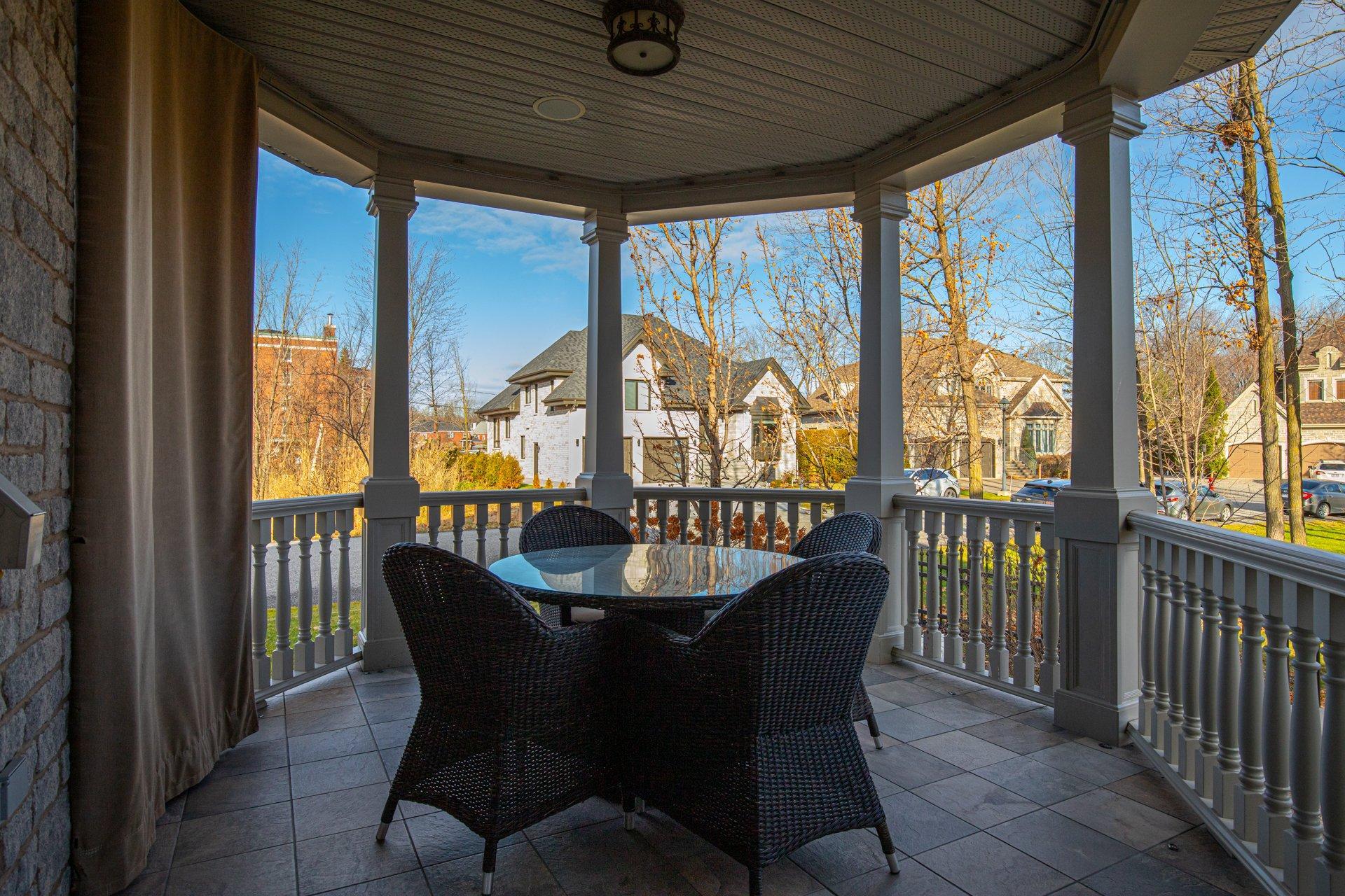 









715


Rue des Séminaristes

,
Saint-Hyacinthe,




QC
J2S9B7

