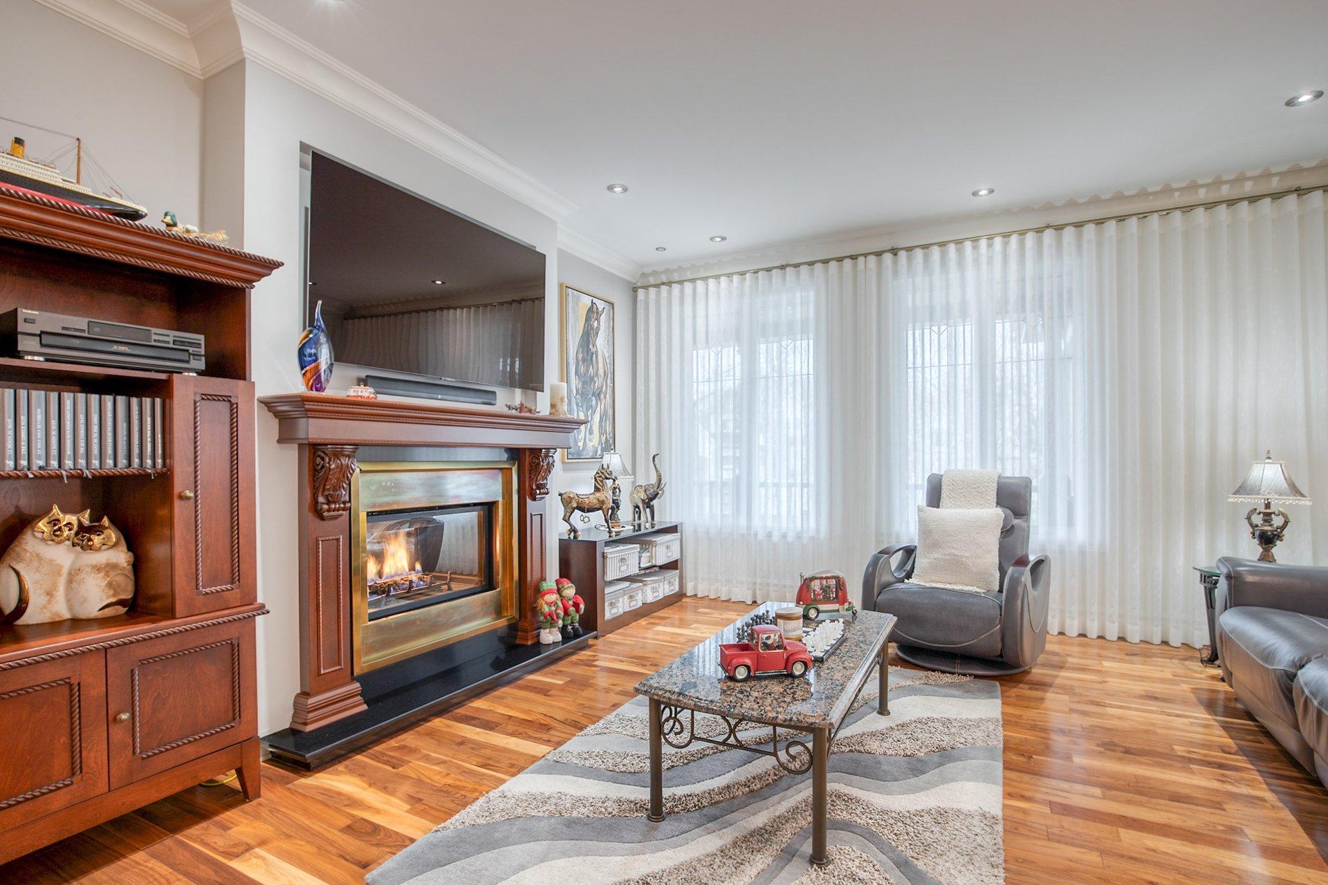 









715


Rue des Séminaristes

,
Saint-Hyacinthe,




QC
J2S9B7

