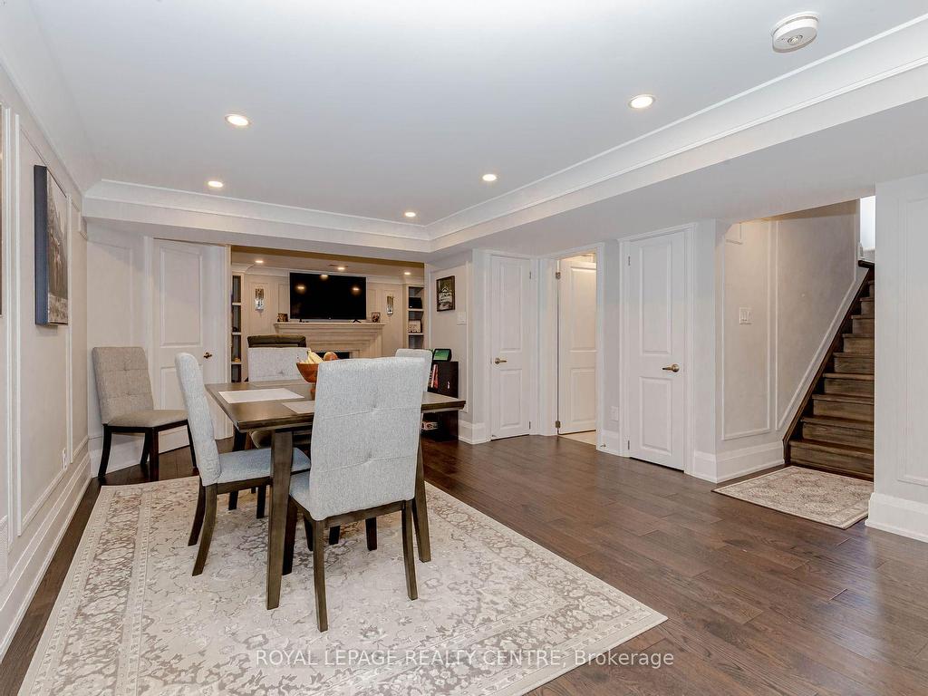 












326 Slade Cres

,
Oakville,




ON
L6K 3R4

