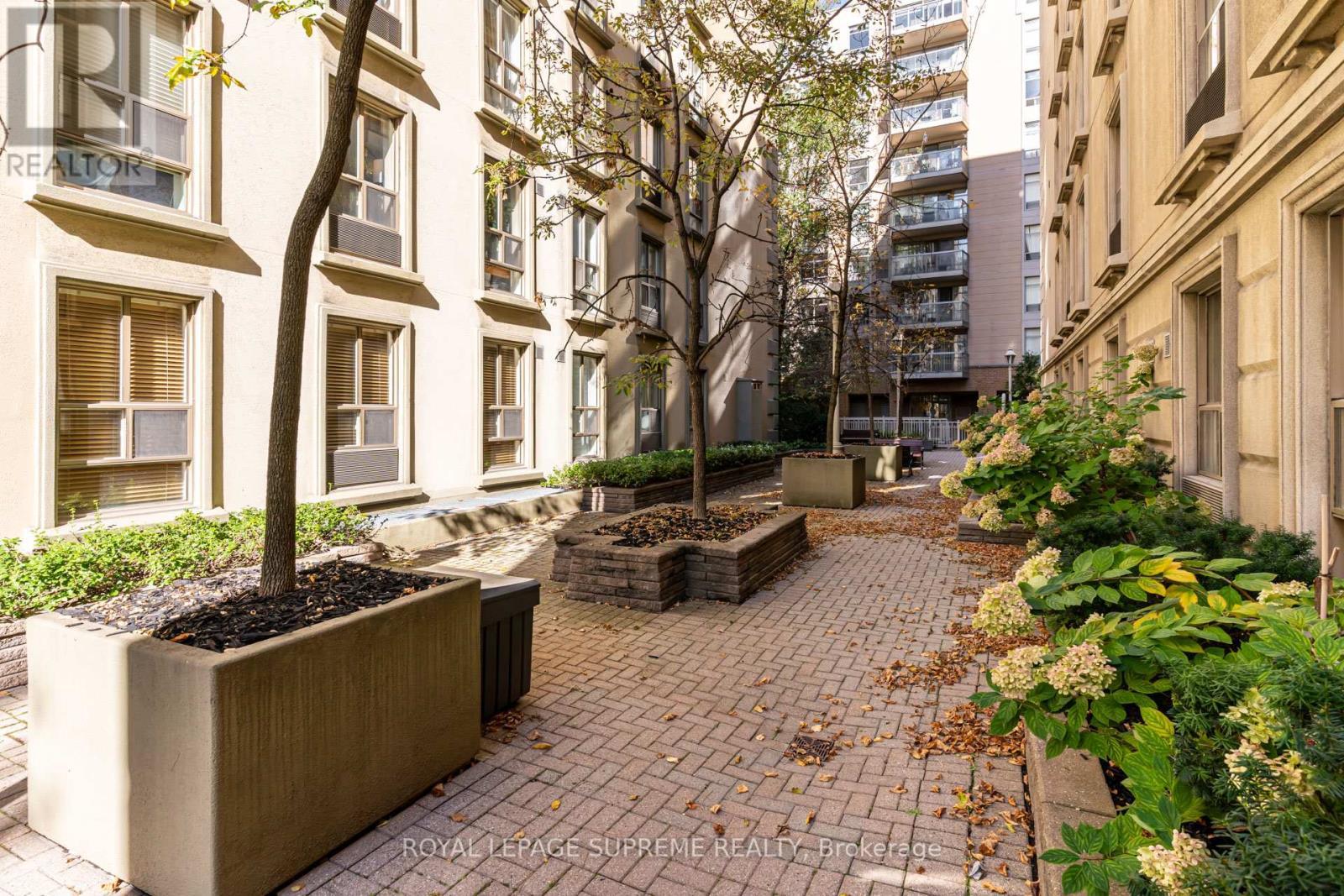 












607 - 80 CHARLES STREET

,
Toronto,




Ontario
M4Y2W6

