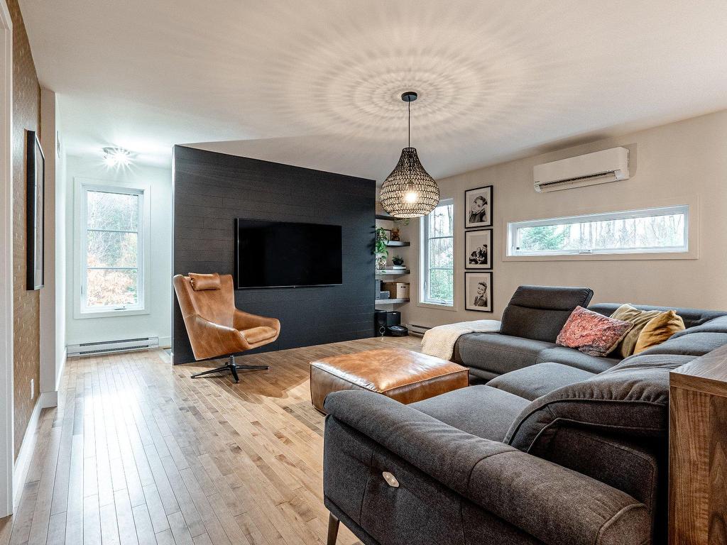 









244


Rue Hélène

,
Stoke,




QC
J0B3G0


