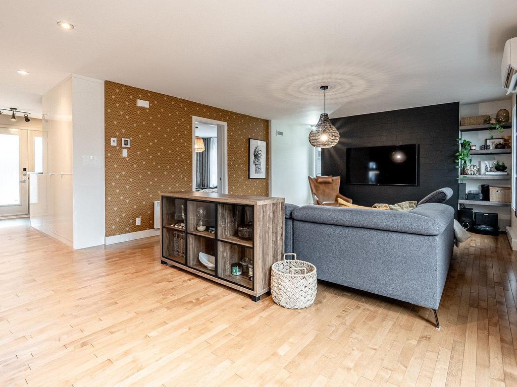 









244


Rue Hélène

,
Stoke,




QC
J0B3G0

