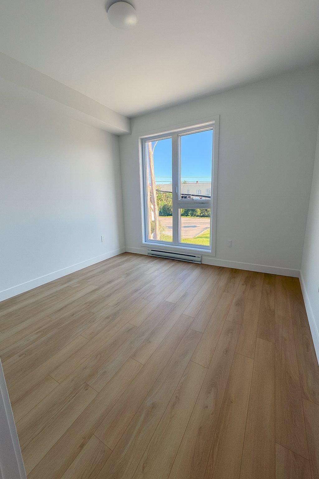 









106


Rue Ste-Cécile

, 201,
Salaberry-de-Valleyfield,




QC
J6T1M1

