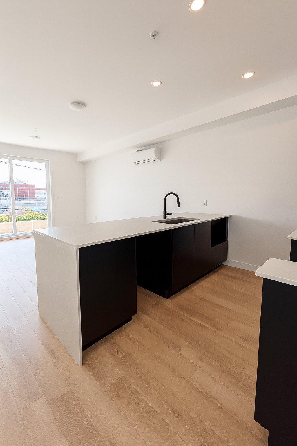 









106


Rue Ste-Cécile

, 201,
Salaberry-de-Valleyfield,




QC
J6T1M1

