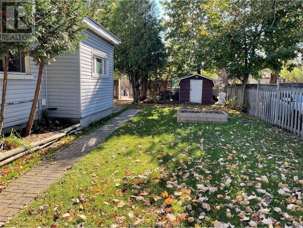 












385 Kathleen Street

,
Sudbury,




Ontario
P3C2M4

