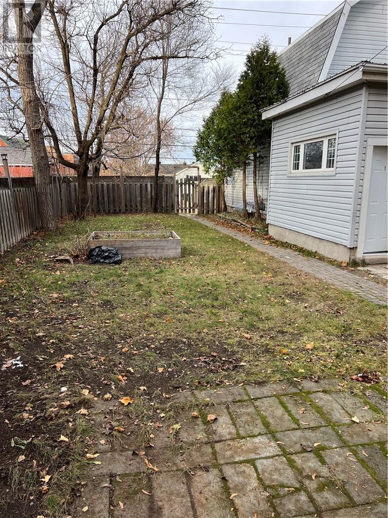 












385 Kathleen Street

,
Sudbury,




Ontario
P3C2M4

