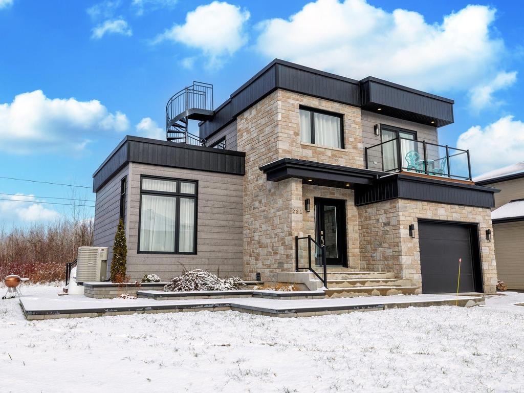 









221


6e Avenue

,
Saint-Zotique,




QC
J0P1Z0


