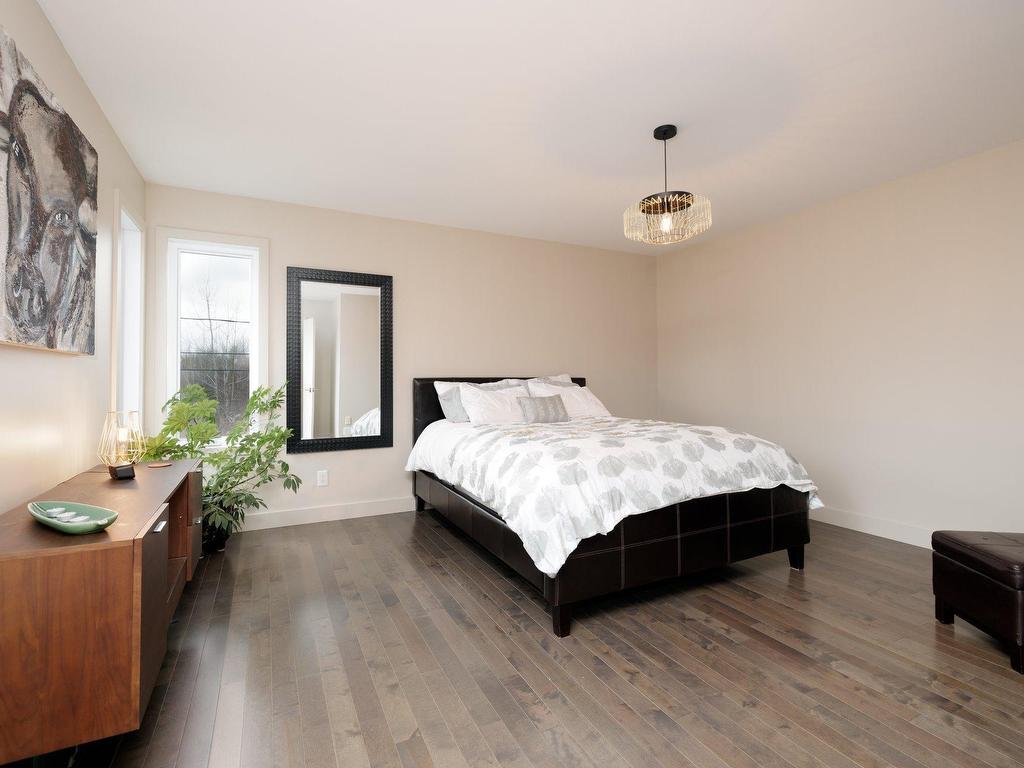 









221


6e Avenue

,
Saint-Zotique,




QC
J0P1Z0

