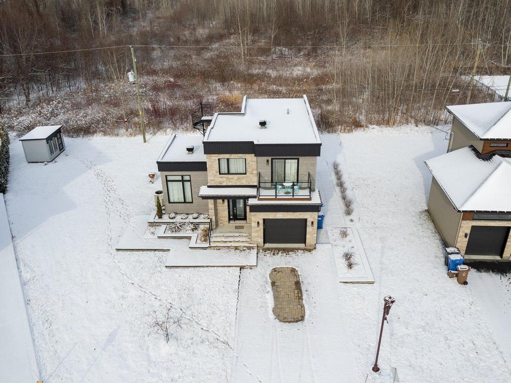 









221


6e Avenue

,
Saint-Zotique,




QC
J0P1Z0

