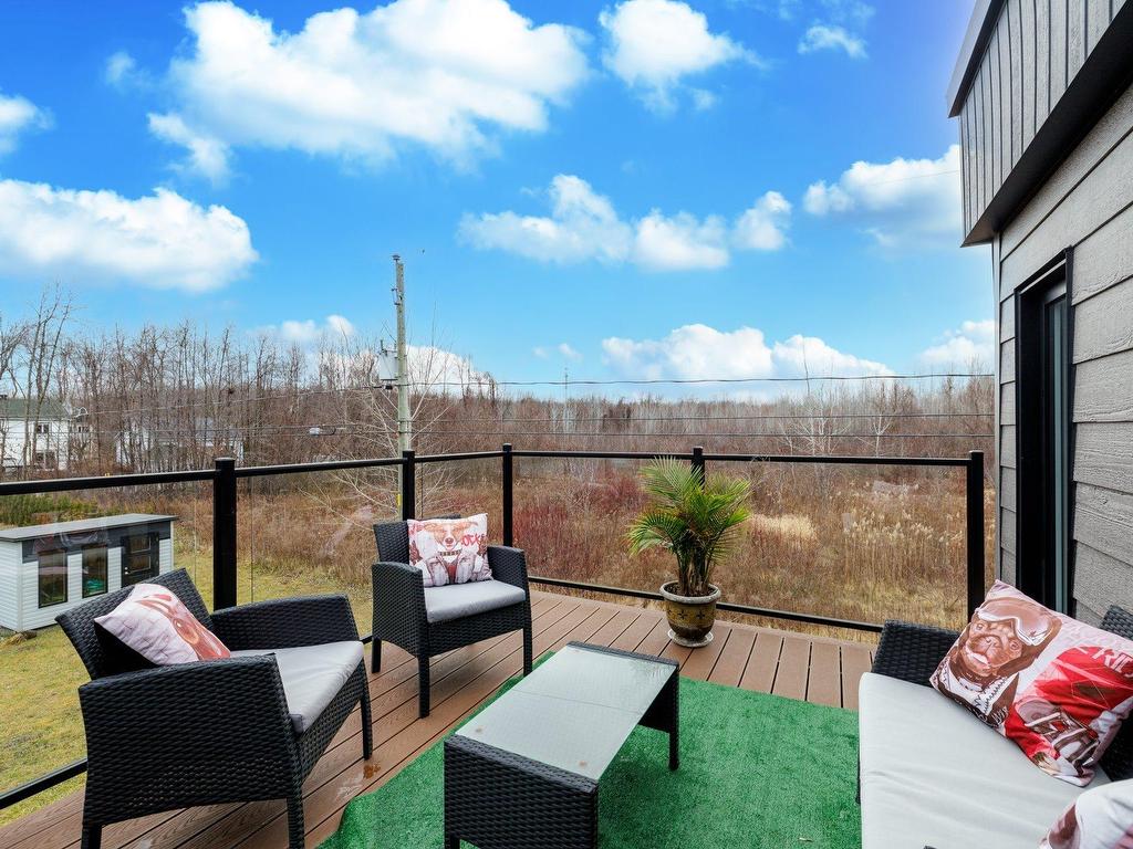 









221


6e Avenue

,
Saint-Zotique,




QC
J0P1Z0

