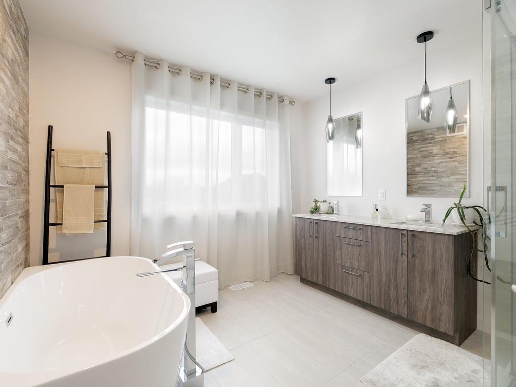 









221


6e Avenue

,
Saint-Zotique,




QC
J0P1Z0

