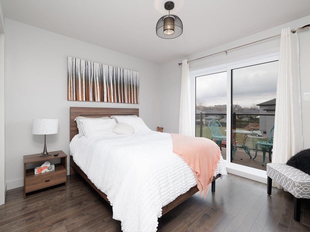 









221


6e Avenue

,
Saint-Zotique,




QC
J0P1Z0

