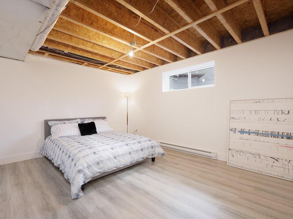 









221


6e Avenue

,
Saint-Zotique,




QC
J0P1Z0

