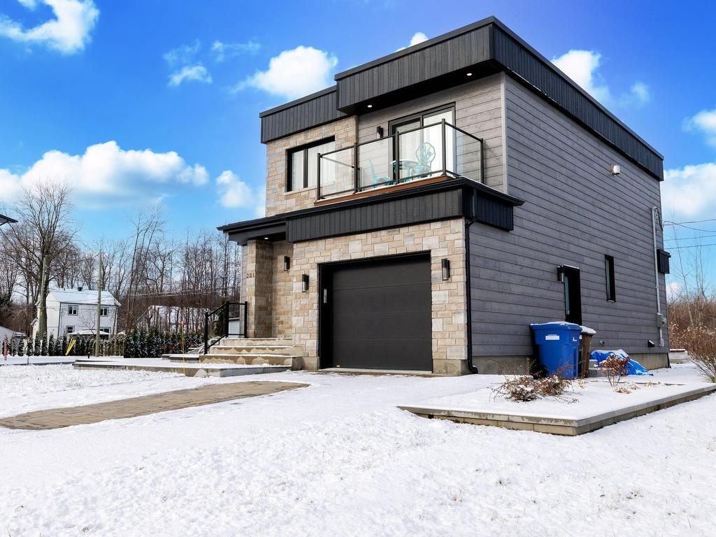 









221


6e Avenue

,
Saint-Zotique,




QC
J0P1Z0

