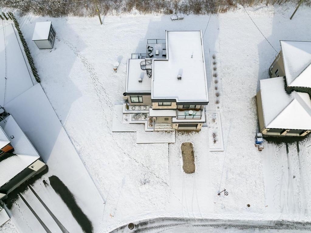 









221


6e Avenue

,
Saint-Zotique,




QC
J0P1Z0

