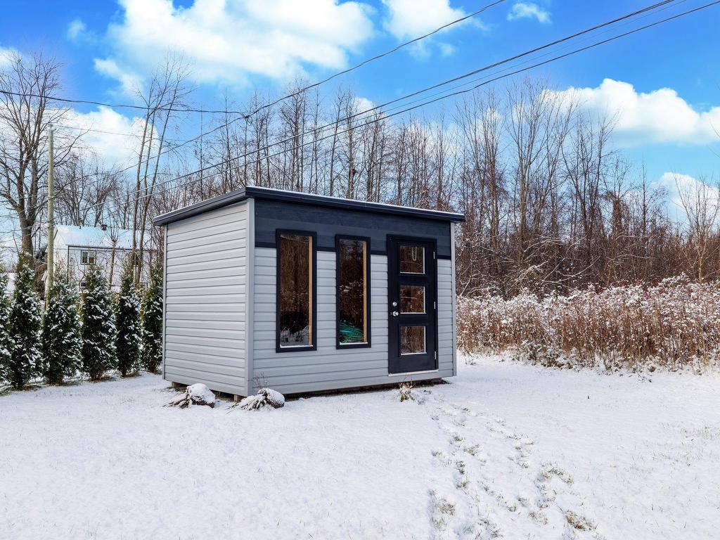 









221


6e Avenue

,
Saint-Zotique,




QC
J0P1Z0

