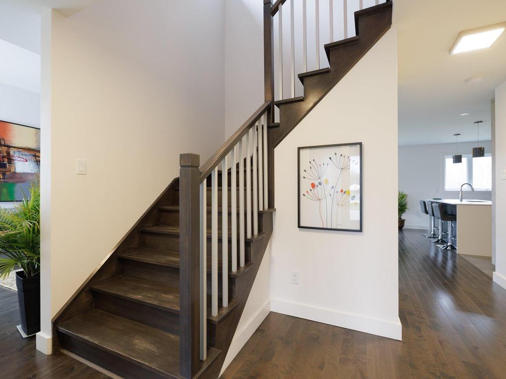 









221


6e Avenue

,
Saint-Zotique,




QC
J0P1Z0

