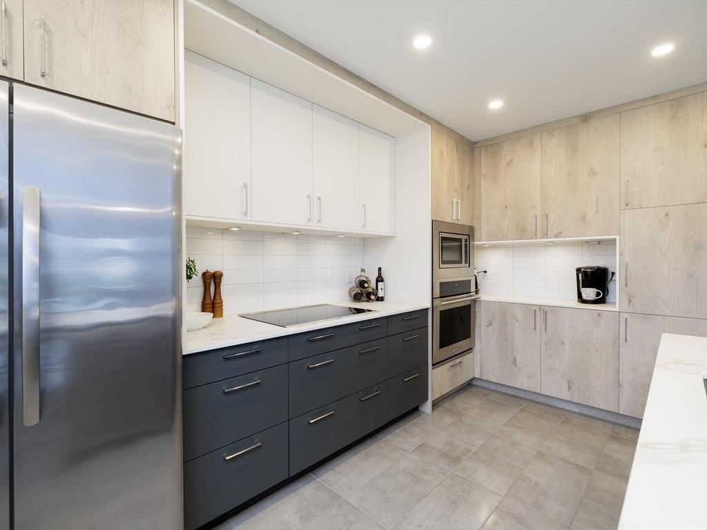 









221


6e Avenue

,
Saint-Zotique,




QC
J0P1Z0

