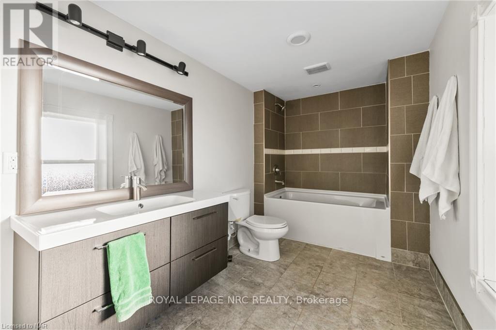 












4692 GILMORE ROAD

,
Fort Erie (Mulgrave),







Ontario
L0S1N0


