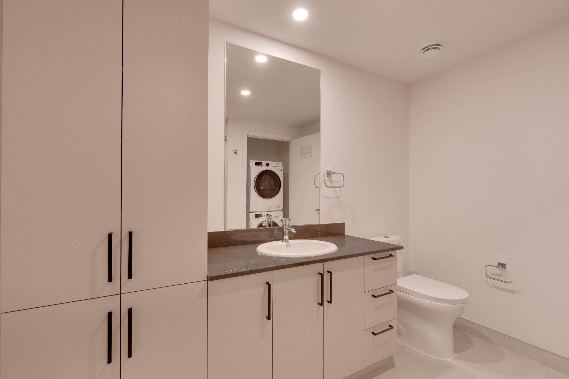 









1640


Boul. de la Côte-Vertu

, 214,
Montréal (Saint-Laurent),




QC
H4L2A2

