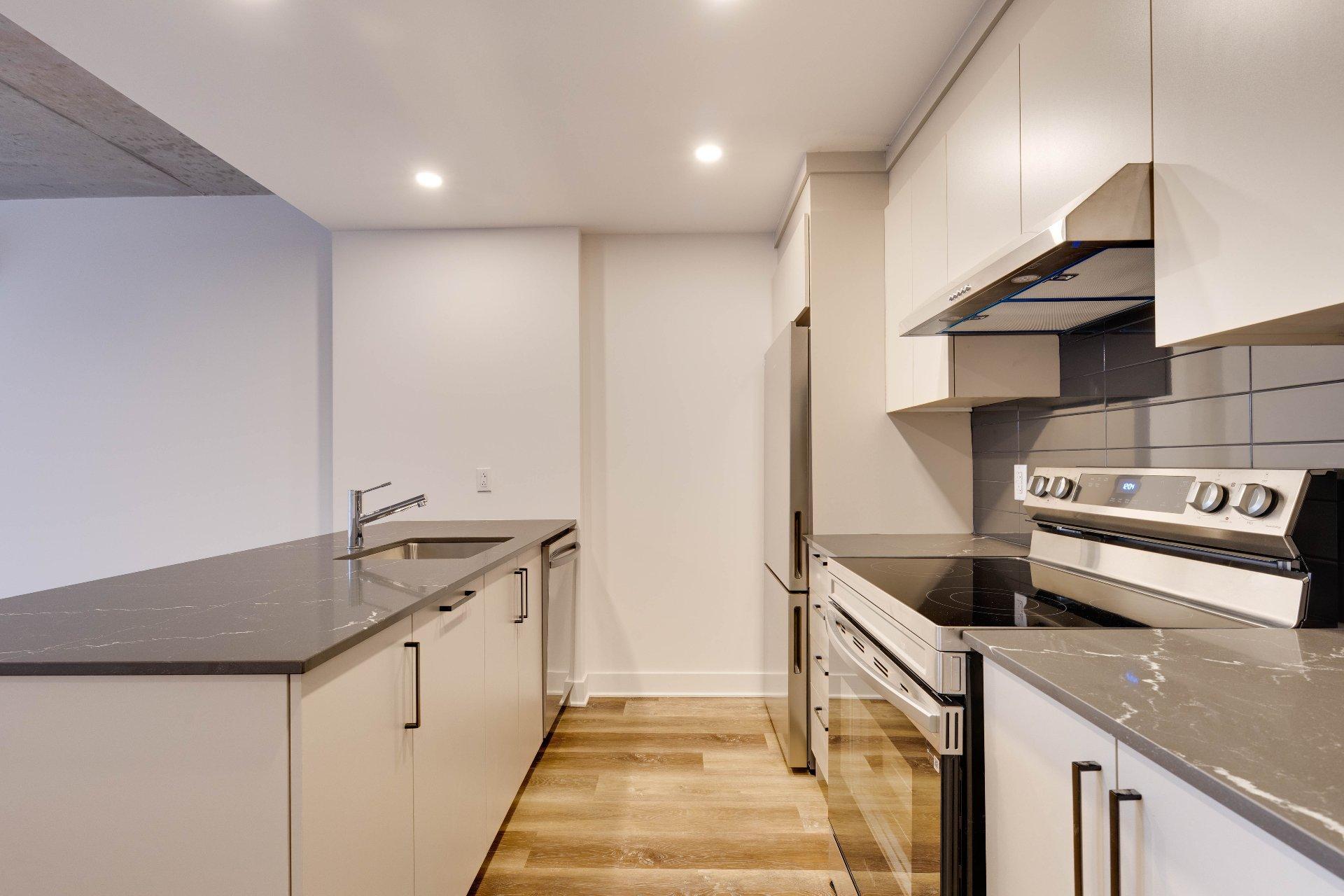 









1640


Boul. de la Côte-Vertu

, 214,
Montréal (Saint-Laurent),




QC
H4L2A2

