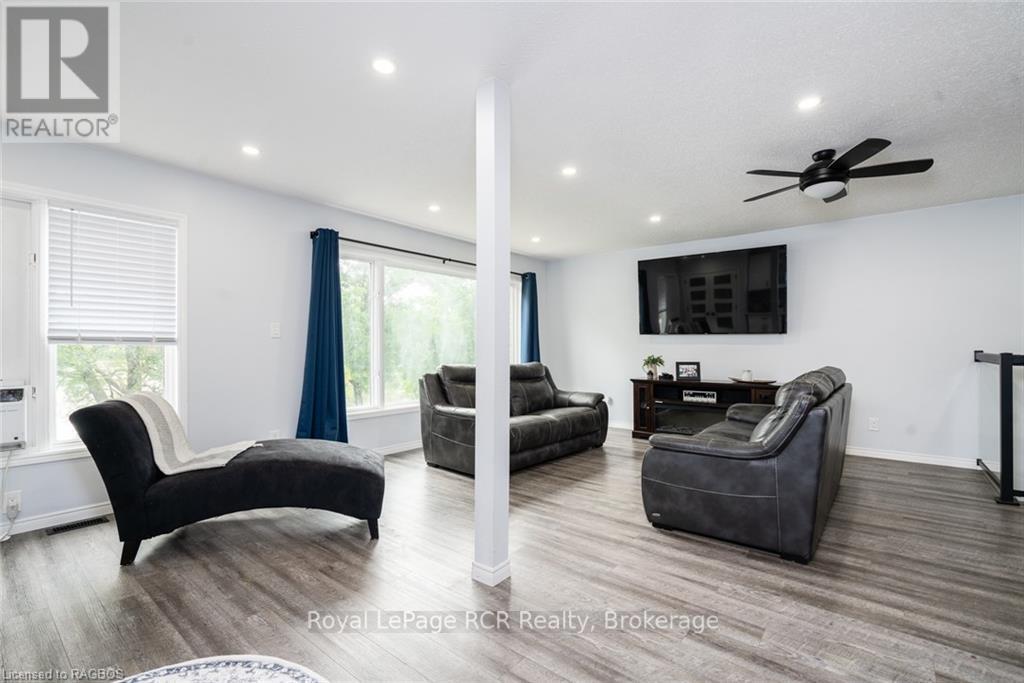 












216 FISHER CRESCENT

,
West Grey,




Ontario
N0G1C0

