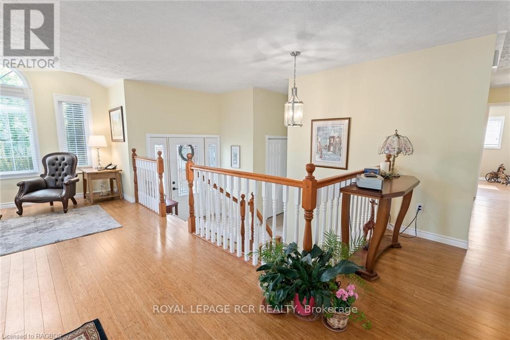 












414 4TH STREET S

,
Hanover,




Ontario
N4N3V1

