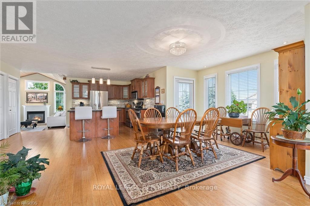 












414 4TH STREET S

,
Hanover,




Ontario
N4N3V1

