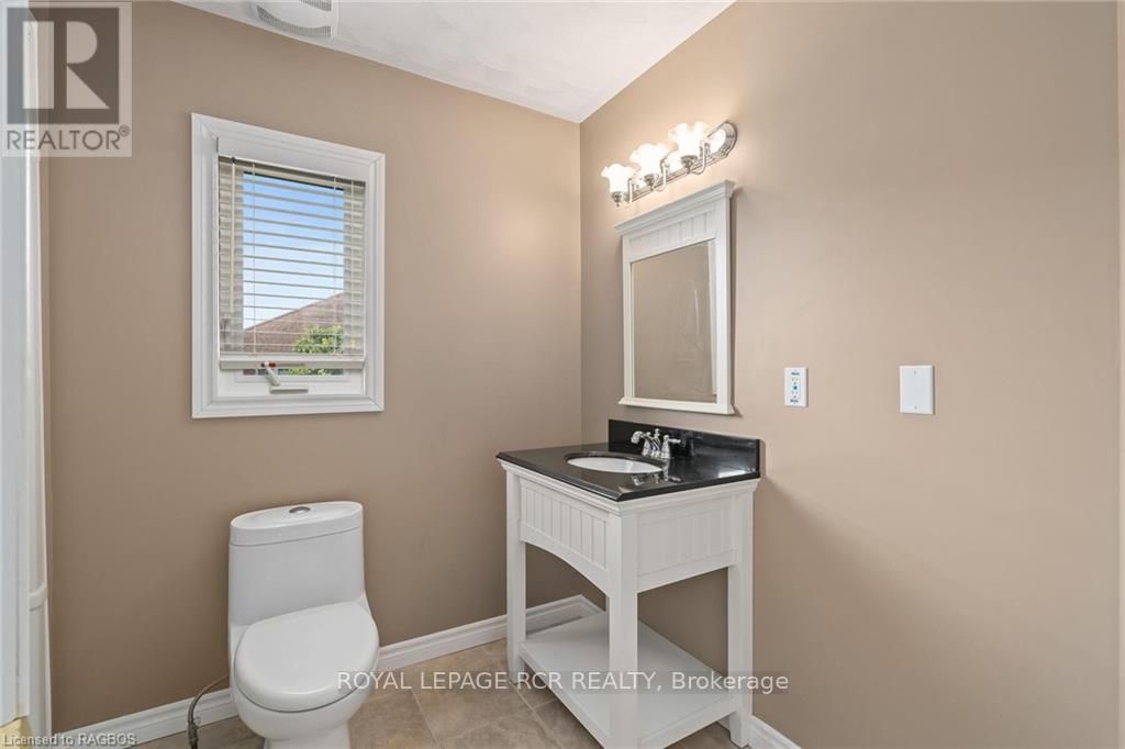 












414 4TH STREET S

,
Hanover,




Ontario
N4N3V1


