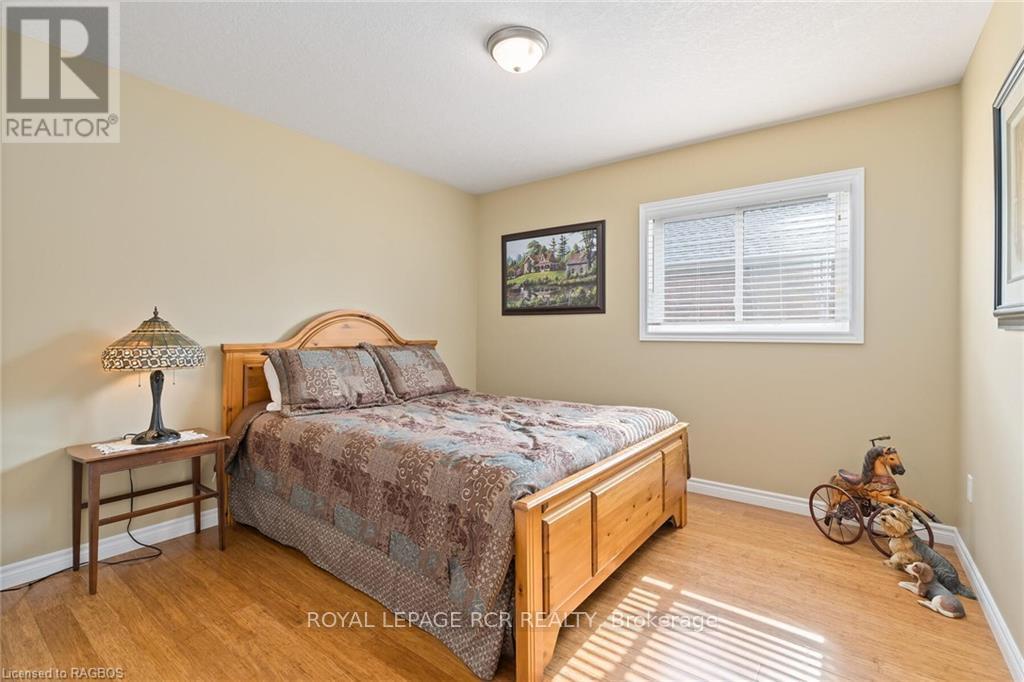 












414 4TH STREET S

,
Hanover,




Ontario
N4N3V1


