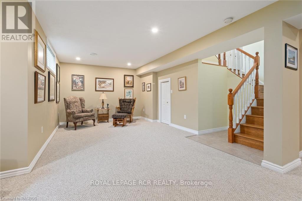 












414 4TH STREET S

,
Hanover,




Ontario
N4N3V1

