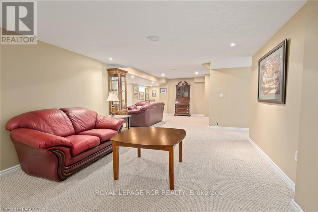 












414 4TH STREET S

,
Hanover,




Ontario
N4N3V1

