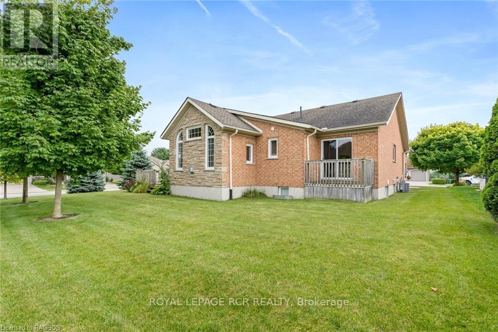 












414 4TH STREET S

,
Hanover,




Ontario
N4N3V1

