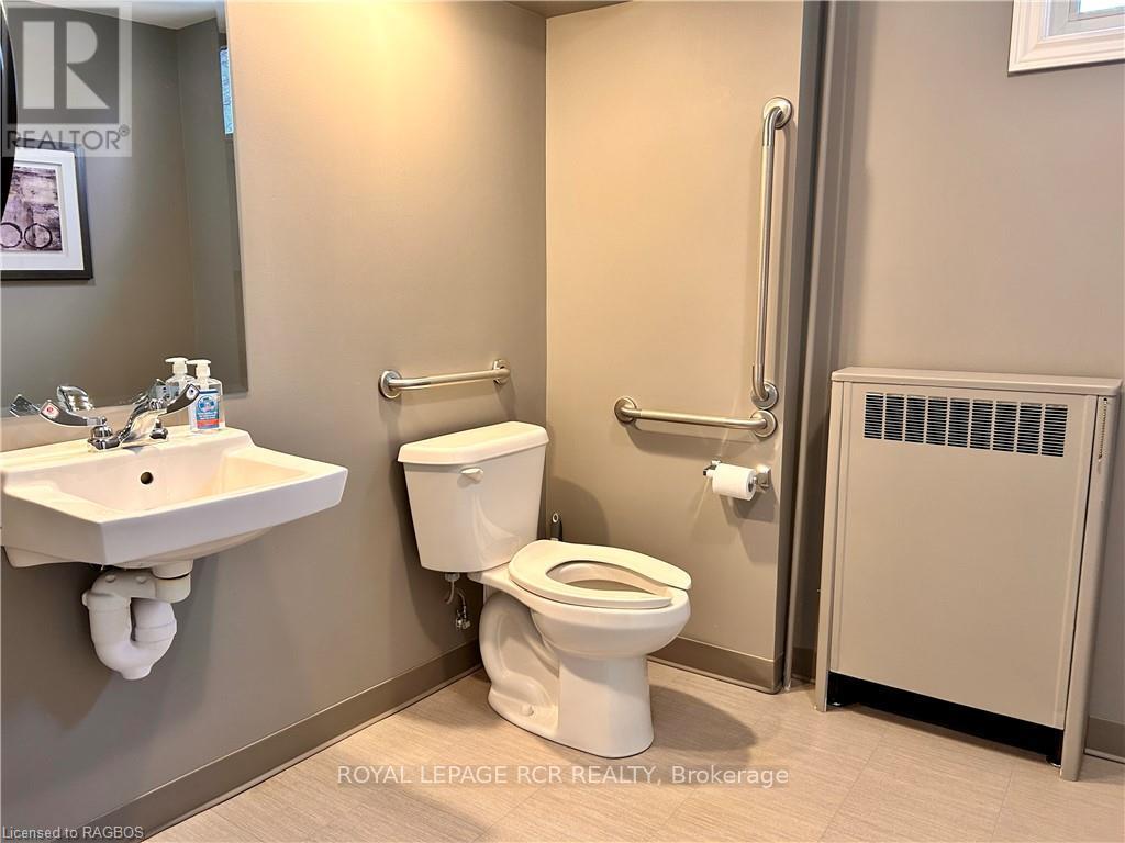 












11 DURHAM STREET E

,
Brockton,




Ontario
N0G2V0


