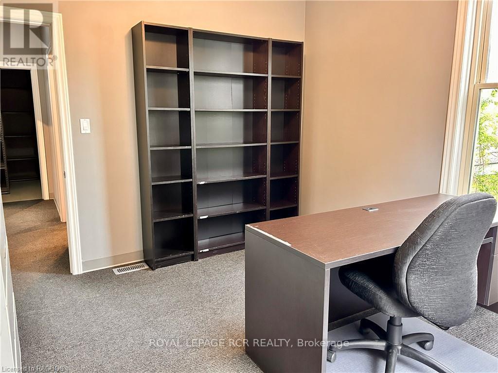 












11 DURHAM STREET E

,
Brockton,




Ontario
N0G2V0

