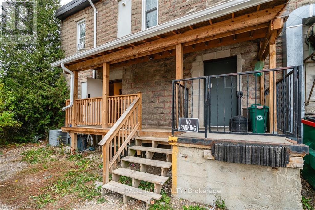 












3 ELORA STREET

,
Minto (Clifford),




Ontario
N0G1M0

