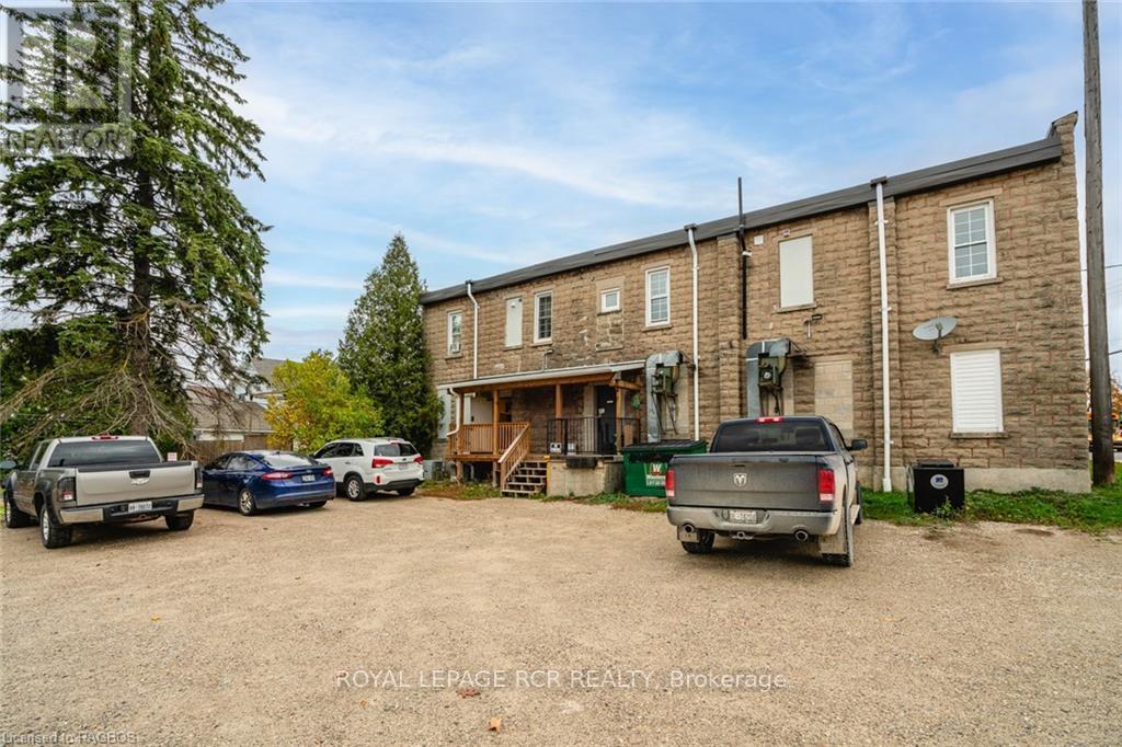 












3 ELORA STREET

,
Minto (Clifford),




Ontario
N0G1M0

