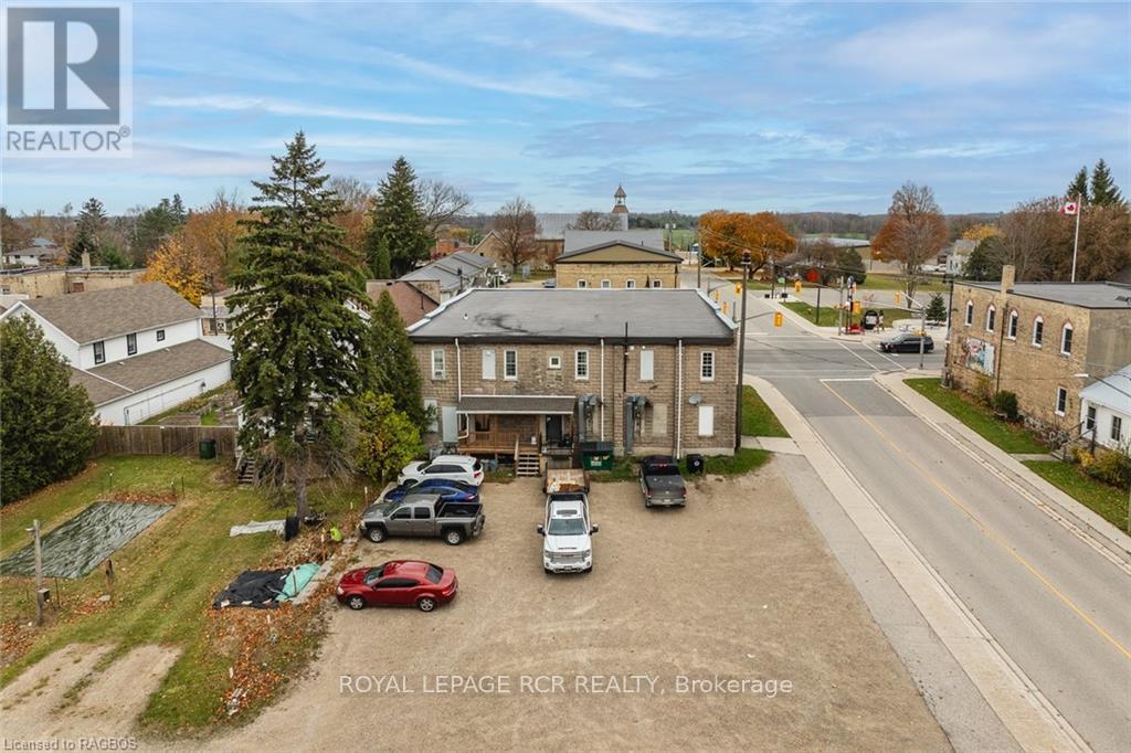 












3 ELORA STREET

,
Minto (Clifford),




Ontario
N0G1M0

