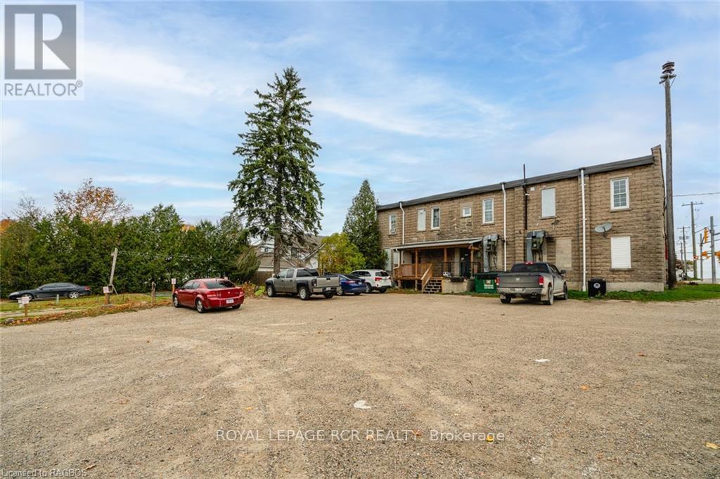 












3 ELORA STREET

,
Minto (Clifford),




Ontario
N0G1M0

