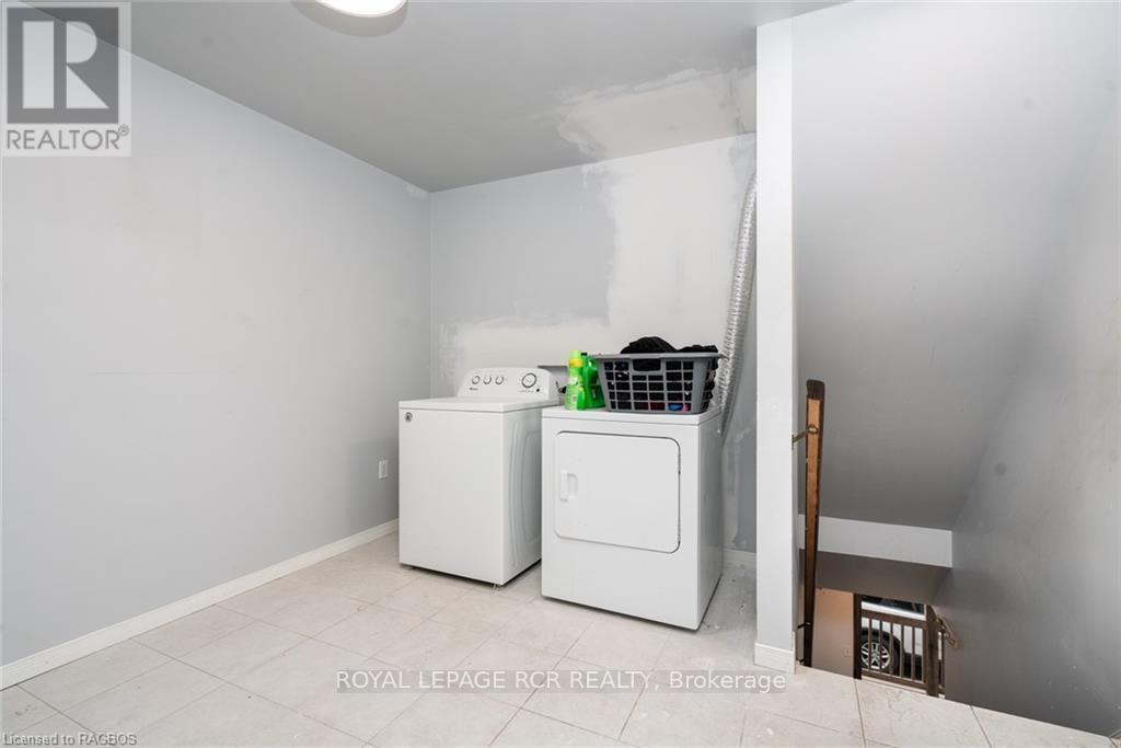 












3 ELORA STREET

,
Minto,




Ontario
N0G1M0

