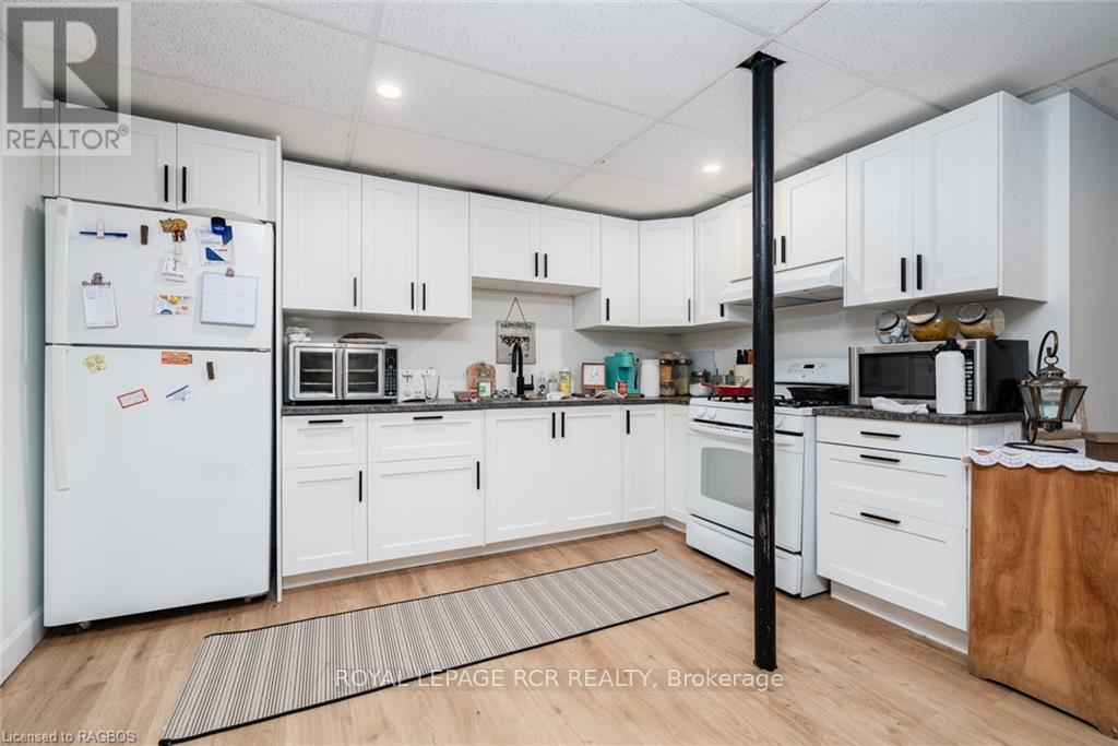












3 ELORA STREET

,
Minto,




Ontario
N0G1M0

