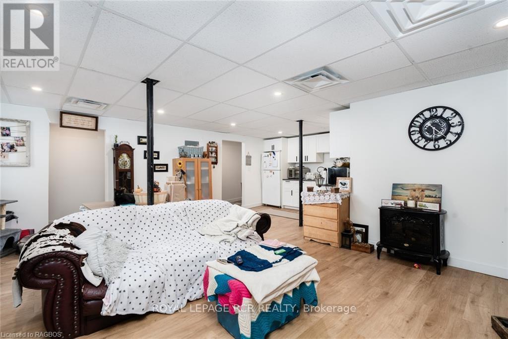 












3 ELORA STREET

,
Minto,




Ontario
N0G1M0


