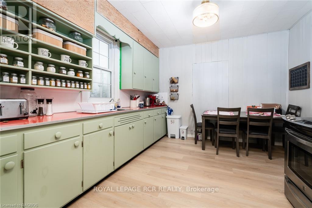 












3 ELORA STREET

,
Minto,




Ontario
N0G1M0

