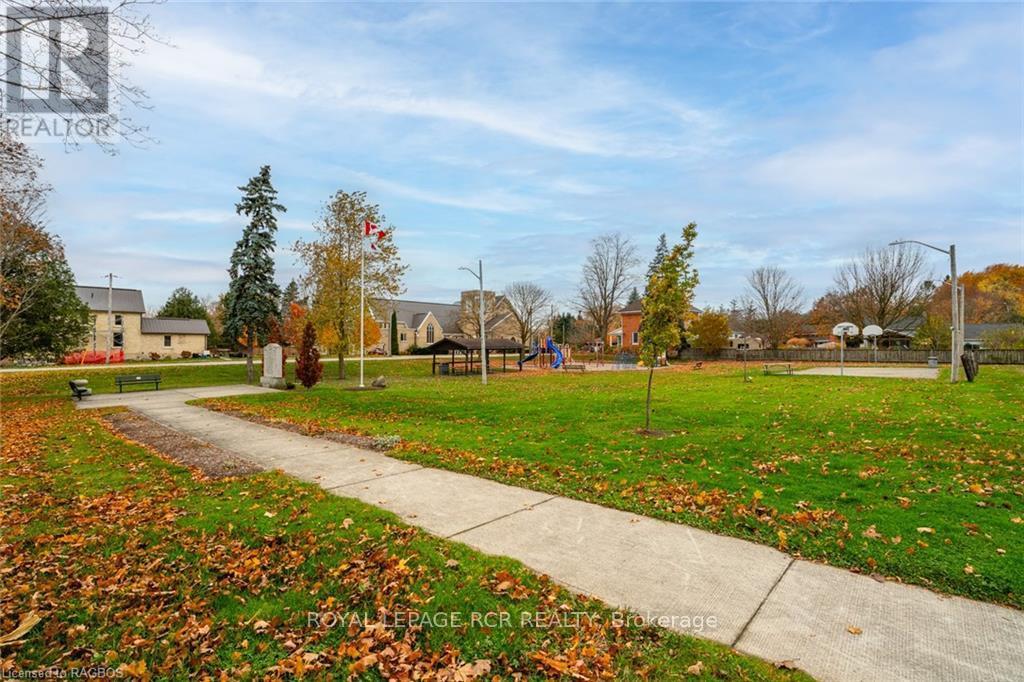 












3 ELORA STREET

,
Minto,




Ontario
N0G1M0

