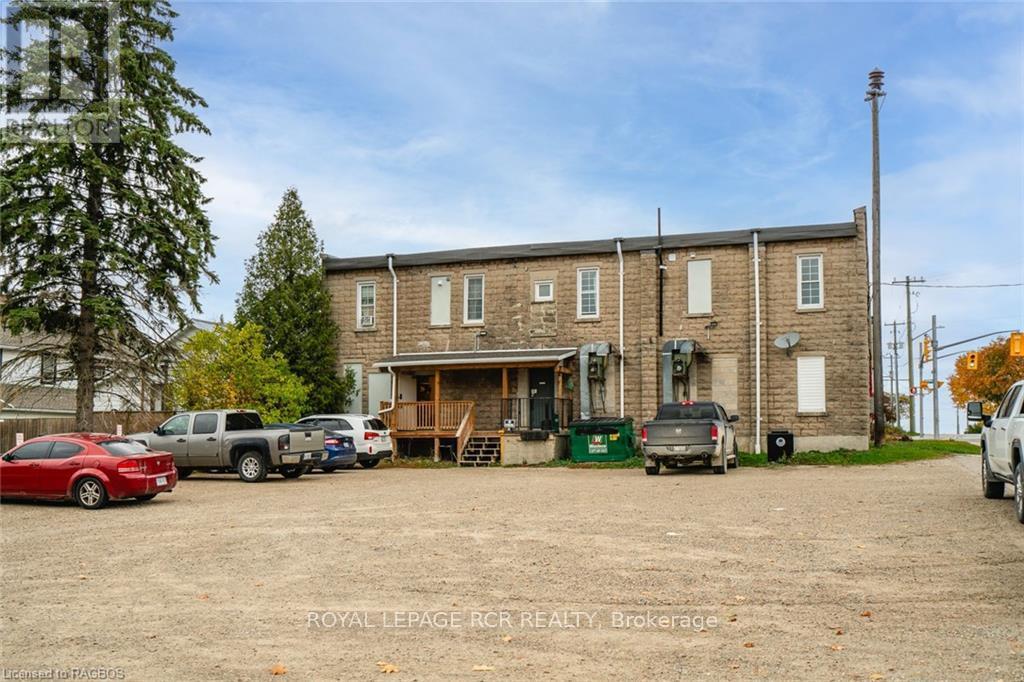 












3 ELORA STREET

,
Minto (Clifford),




Ontario
N0G1M0

