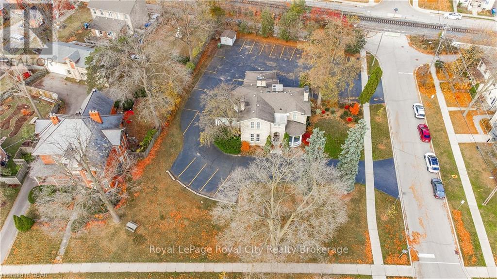 












25 WATERLOO AVENUE

,
Guelph (Downtown),




Ontario
N1H3H4

