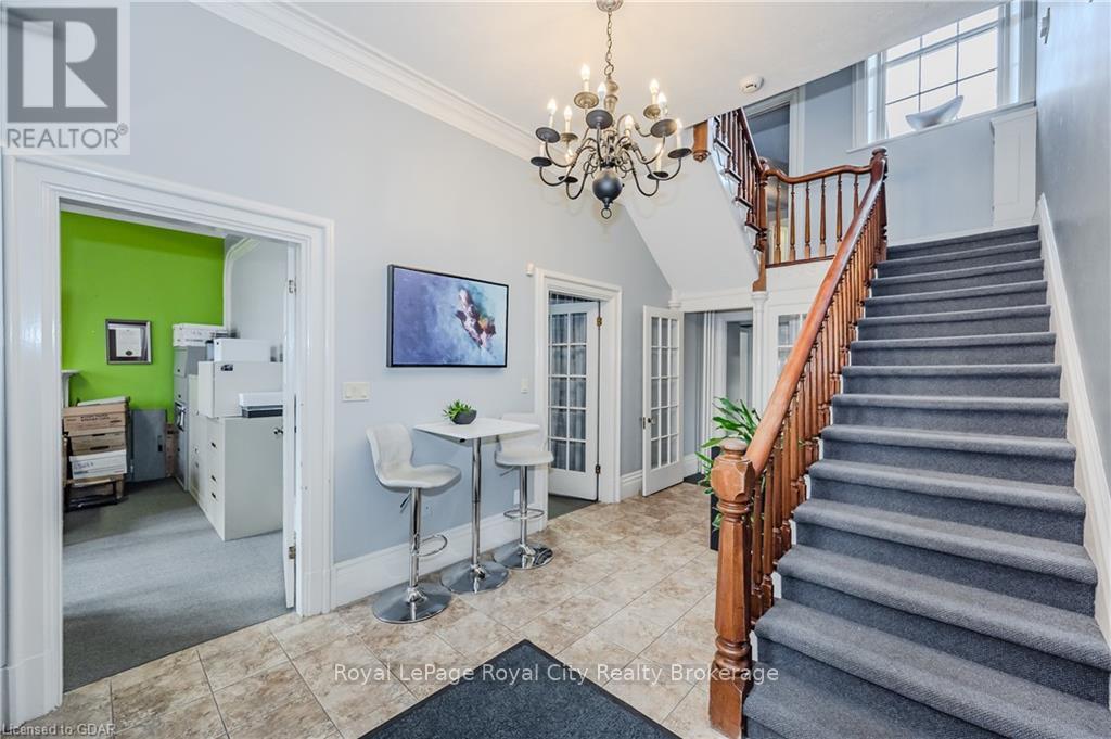 












25 WATERLOO AVENUE

,
Guelph (Downtown),




Ontario
N1H3H4

