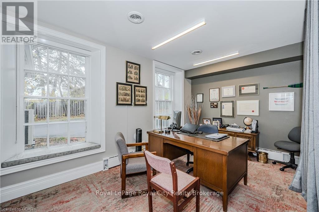 












25 WATERLOO AVENUE

,
Guelph (Downtown),




Ontario
N1H3H4

