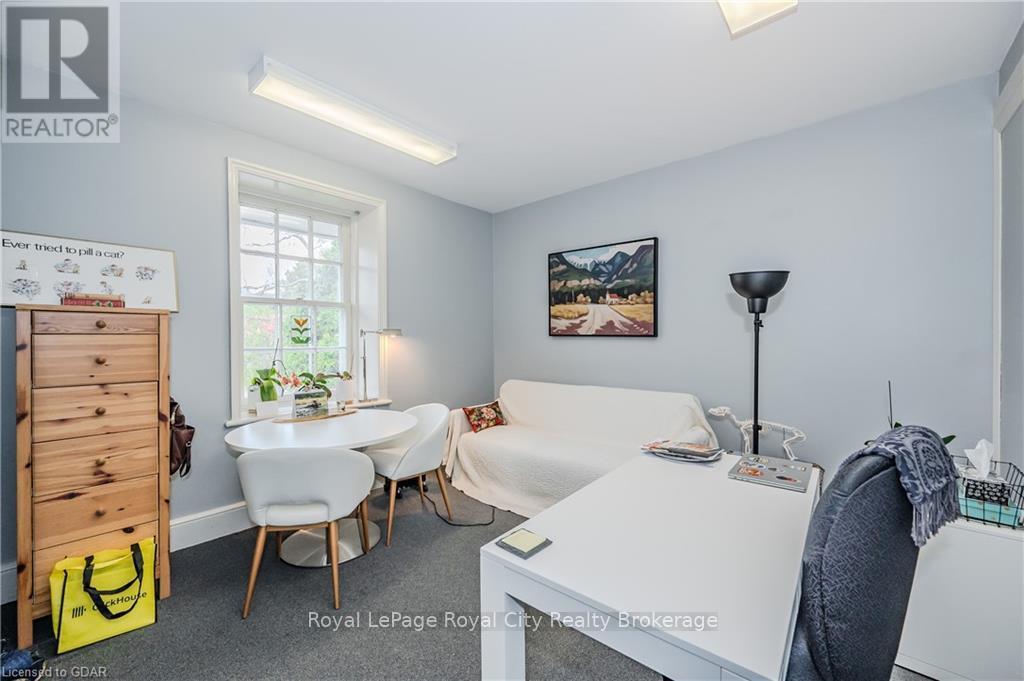 












25 WATERLOO AVENUE

,
Guelph (Downtown),




Ontario
N1H3H4

